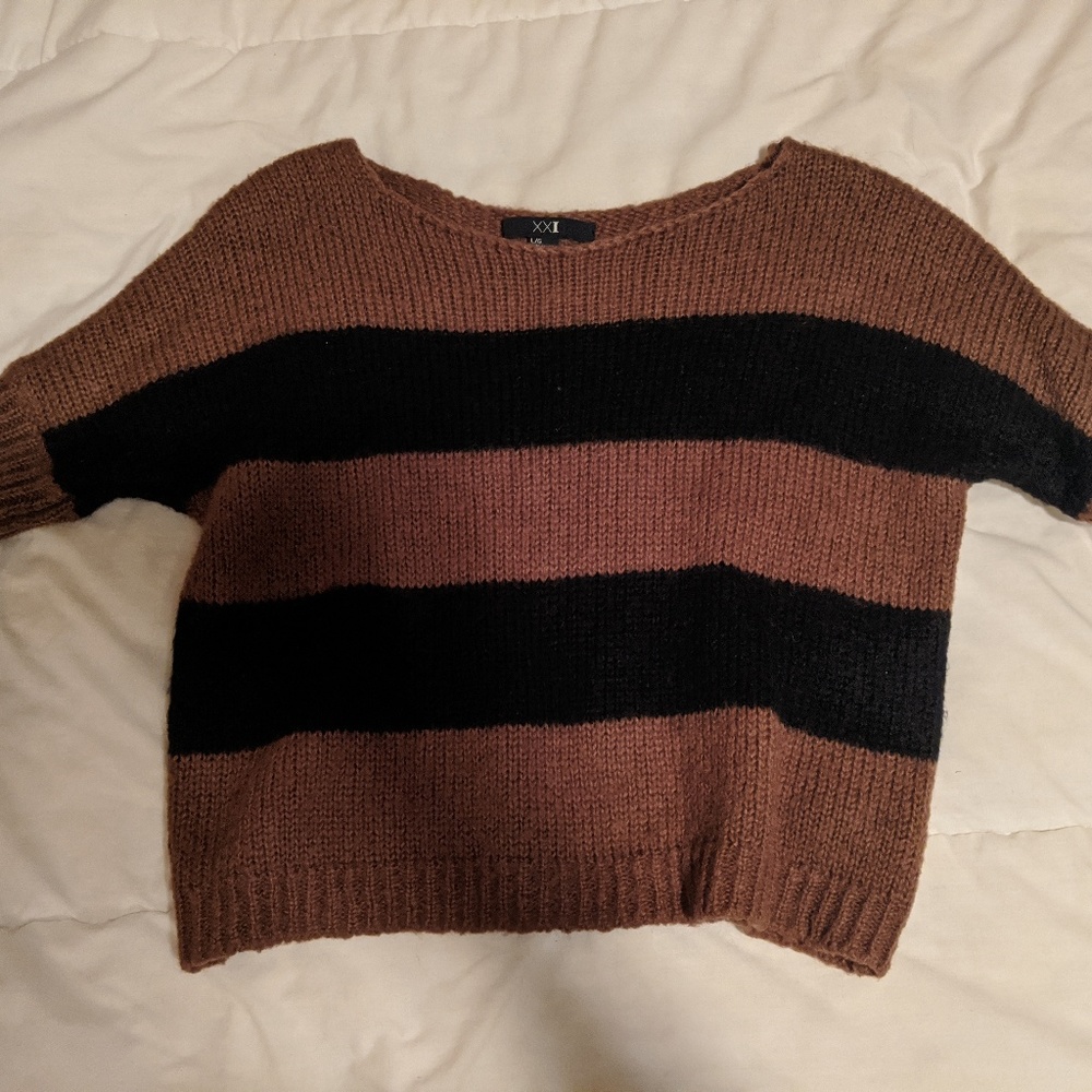 Forever 21 Crop short sleep sweater